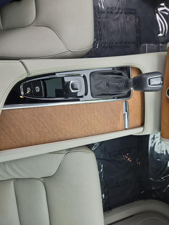 used 2022 Volvo XC90 car, priced at $42,400