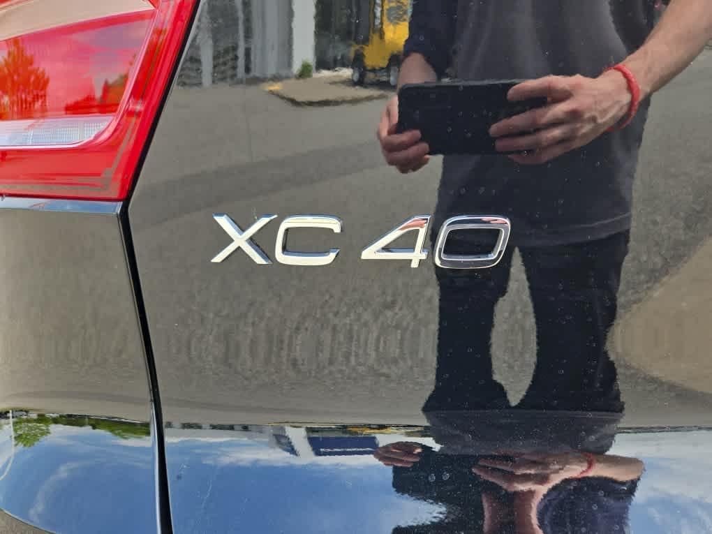 new 2025 Volvo XC40 car, priced at $49,810