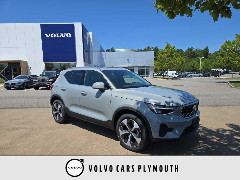 new 2025 Volvo XC40 car