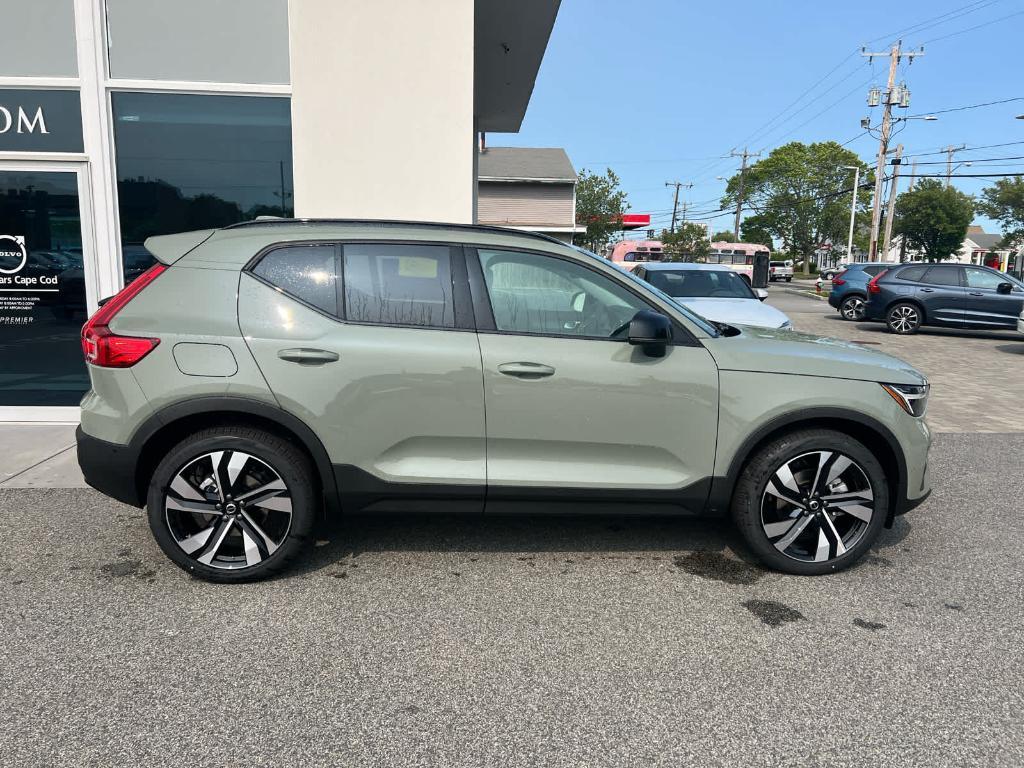 new 2025 Volvo XC40 car, priced at $49,810