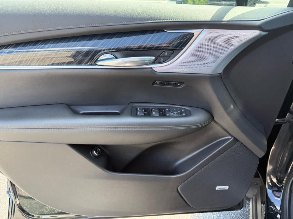 used 2023 Cadillac XT6 car, priced at $34,900
