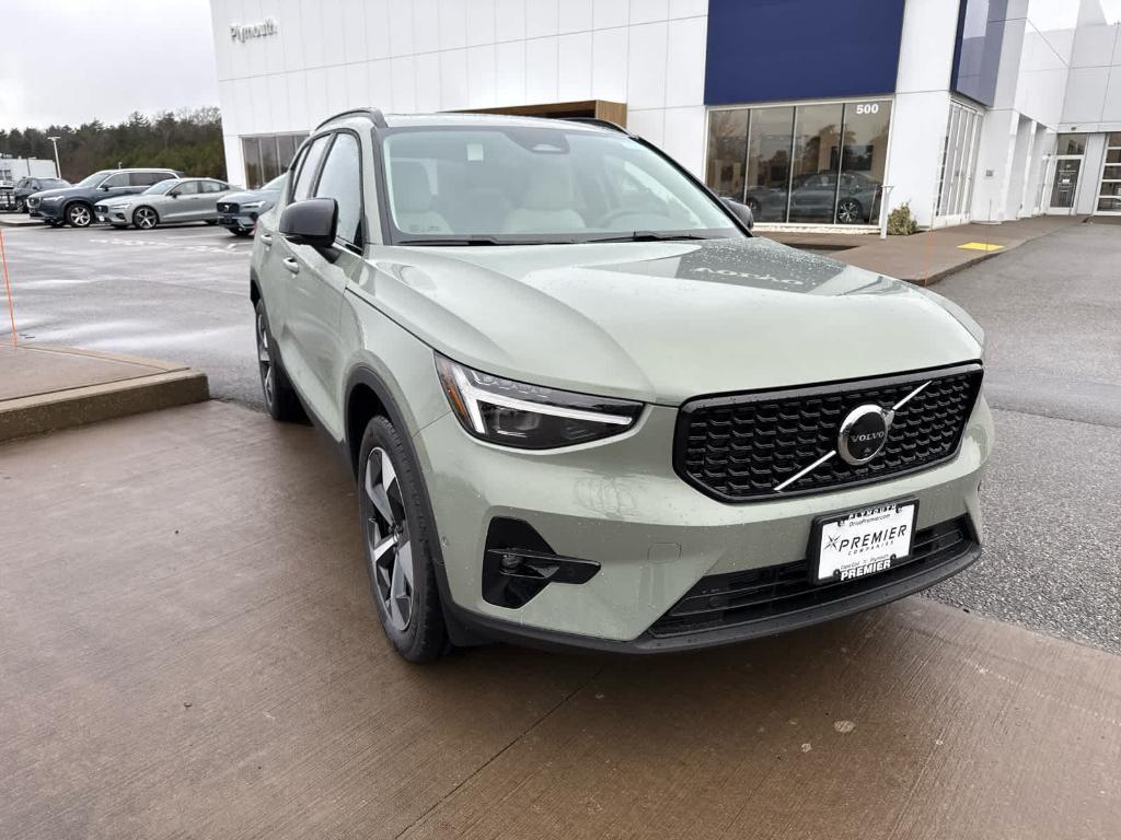 new 2025 Volvo XC40 car, priced at $48,315