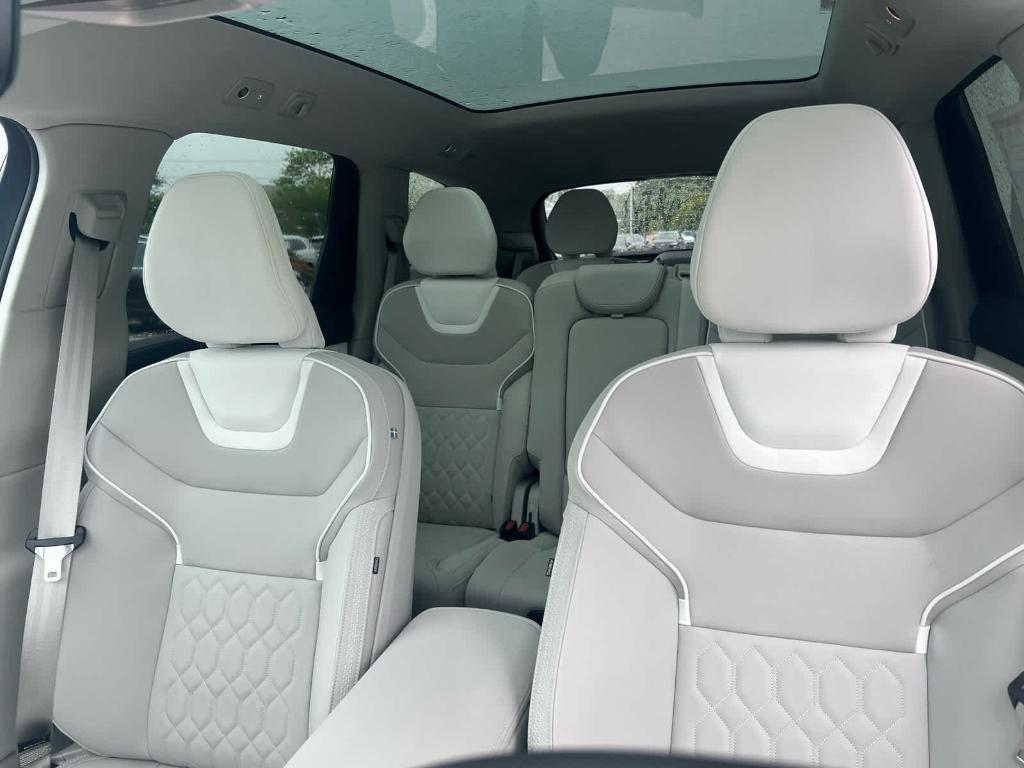 new 2025 Volvo EX90 car, priced at $82,390