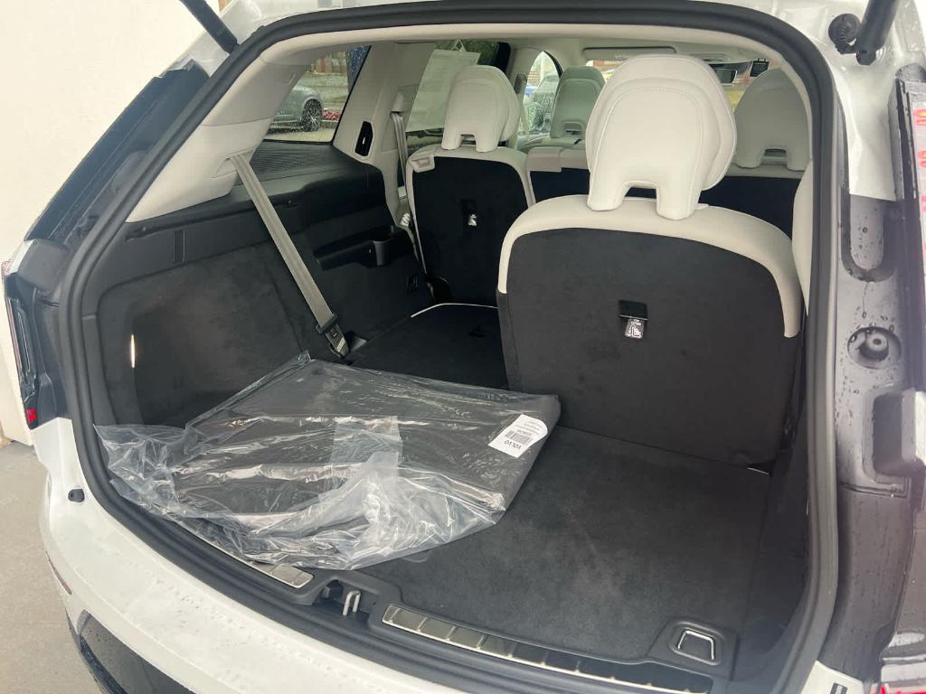 new 2025 Volvo EX90 car, priced at $82,390