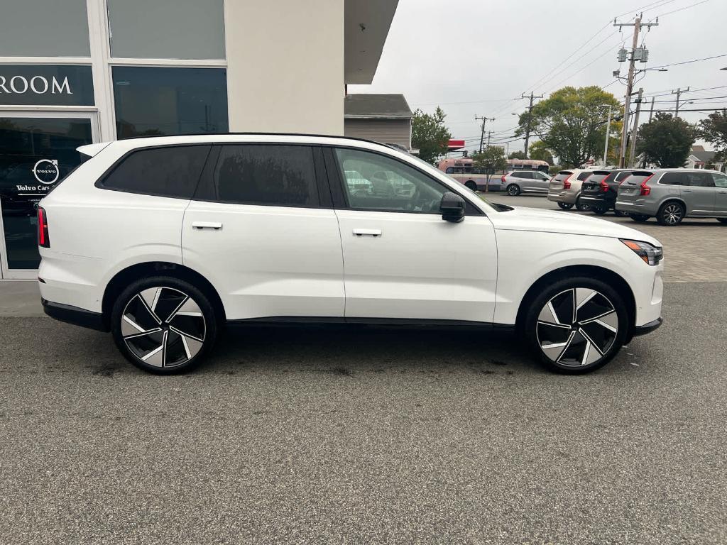 new 2025 Volvo EX90 car, priced at $82,390
