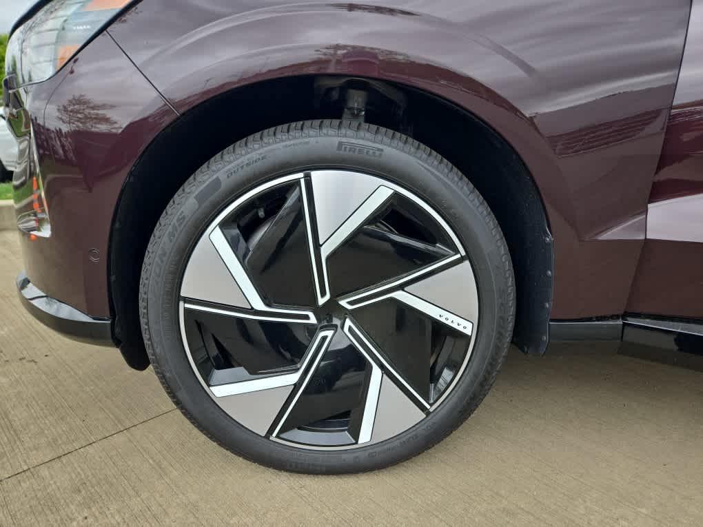 new 2025 Volvo EX90 car, priced at $95,140