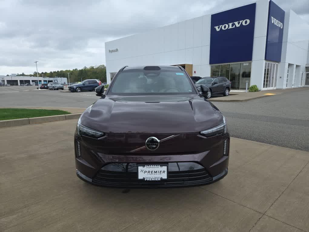 new 2025 Volvo EX90 car, priced at $95,140