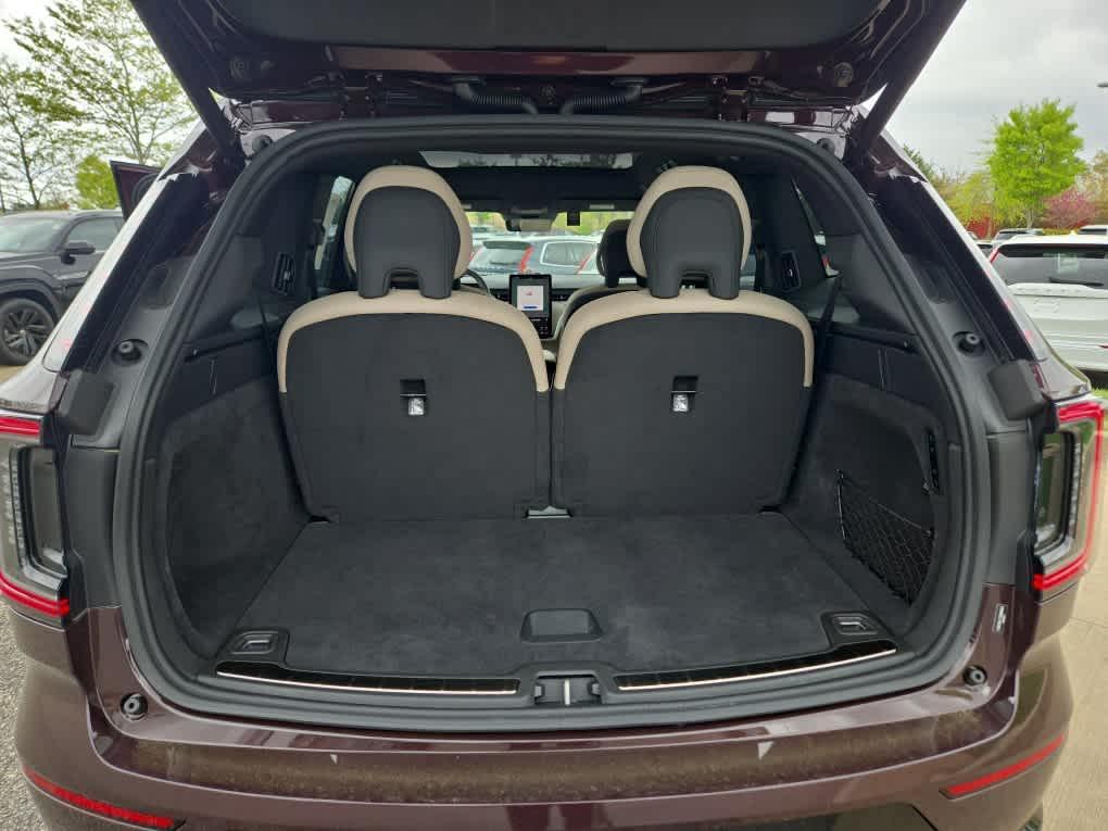 new 2025 Volvo EX90 car, priced at $95,140