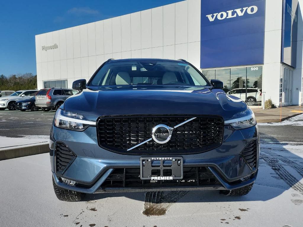 new 2025 Volvo XC60 car, priced at $51,450