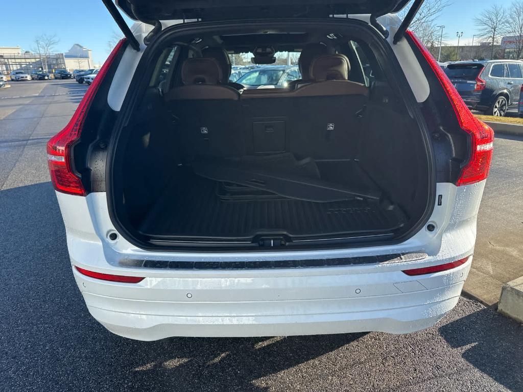 used 2022 Volvo XC60 car, priced at $31,900