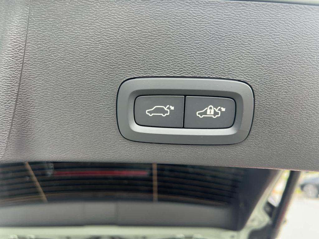 new 2025 Volvo EX40 car, priced at $60,735