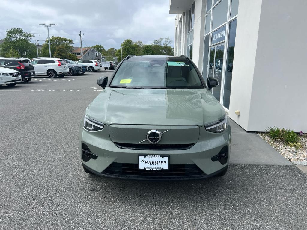 new 2025 Volvo EX40 car, priced at $60,735