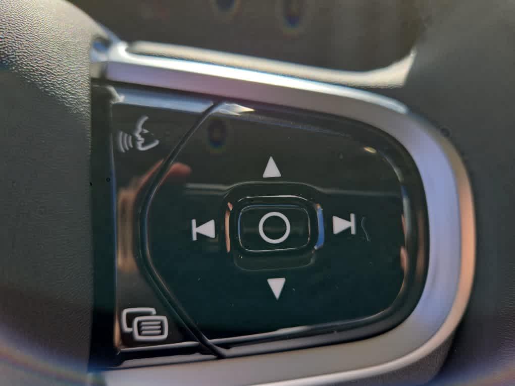 new 2025 Volvo XC60 car, priced at $55,360