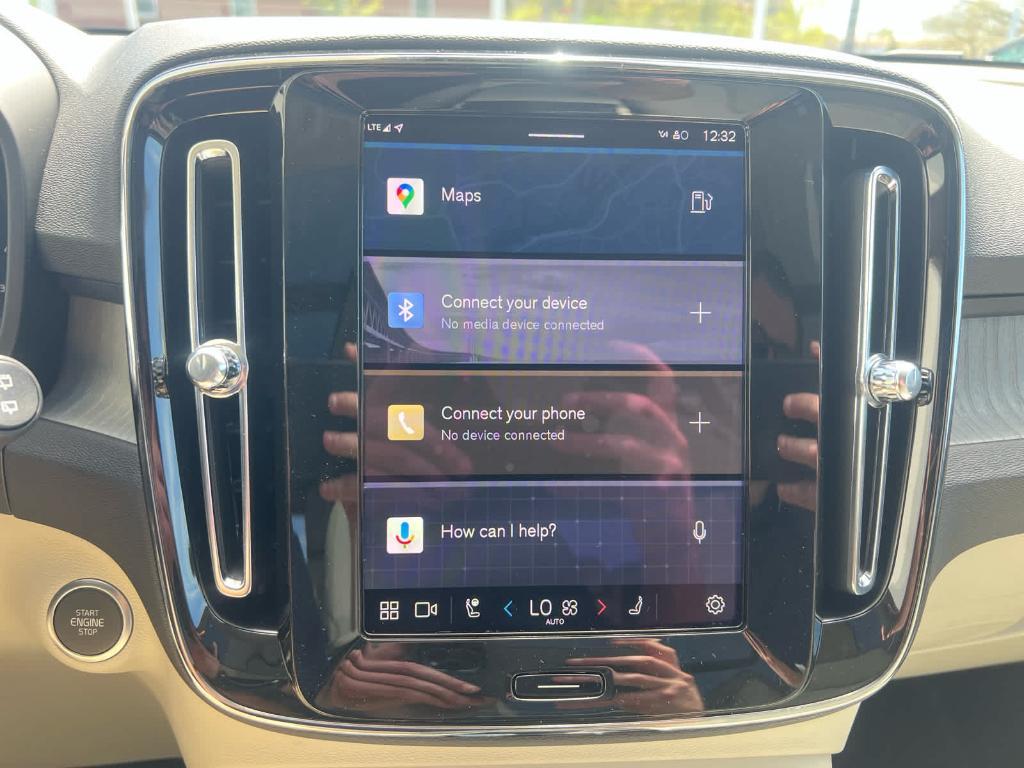 new 2025 Volvo XC40 car, priced at $48,335