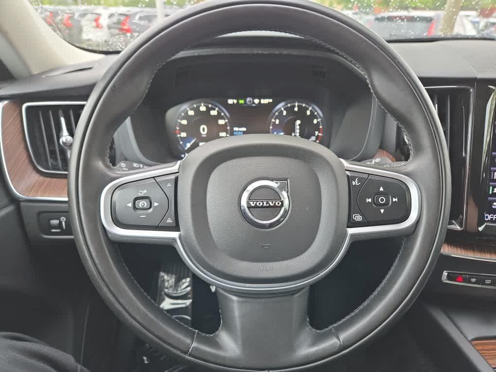 used 2021 Volvo XC60 car, priced at $24,800