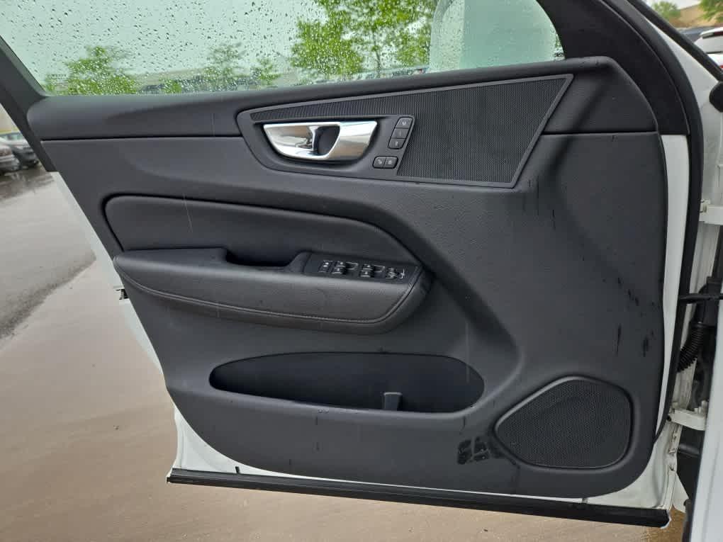 used 2021 Volvo XC60 car, priced at $24,800