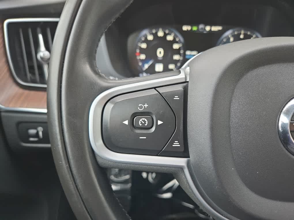 used 2021 Volvo XC60 car, priced at $24,800
