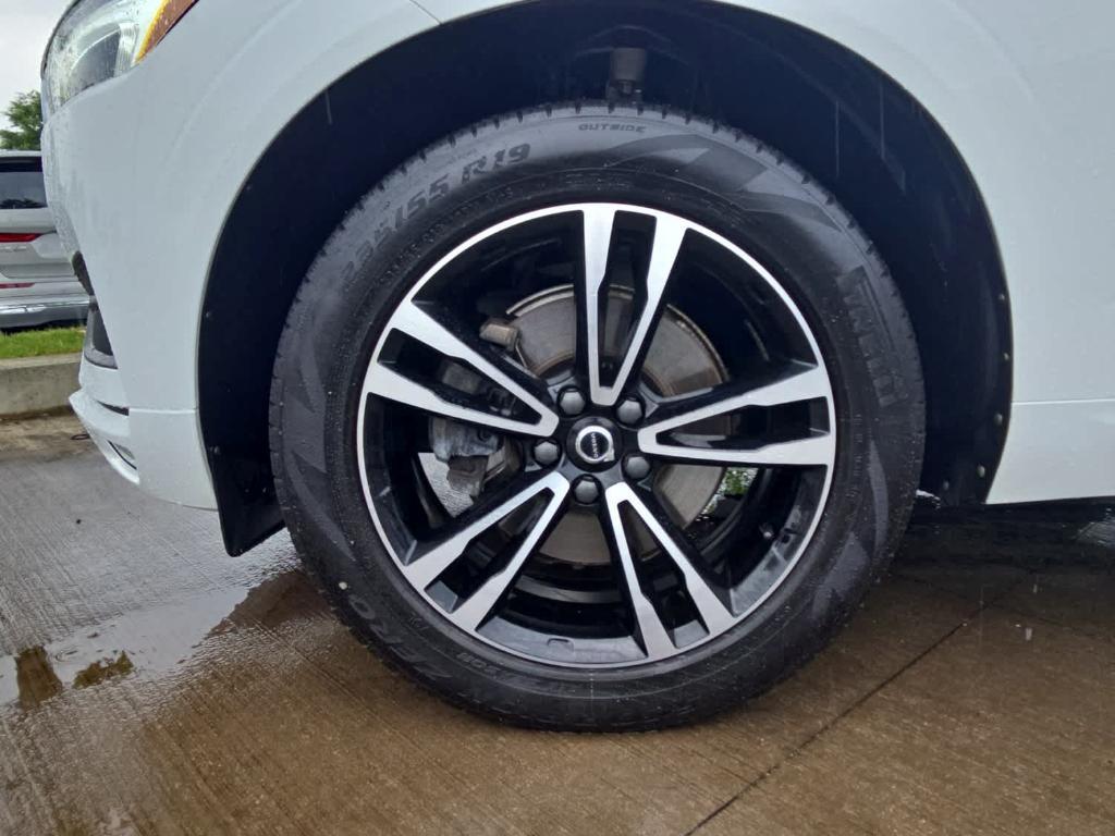 used 2021 Volvo XC60 car, priced at $24,800