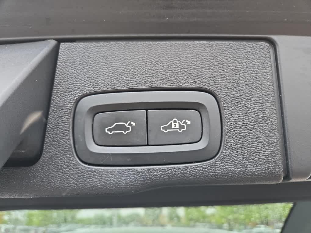 used 2021 Volvo XC60 car, priced at $24,800
