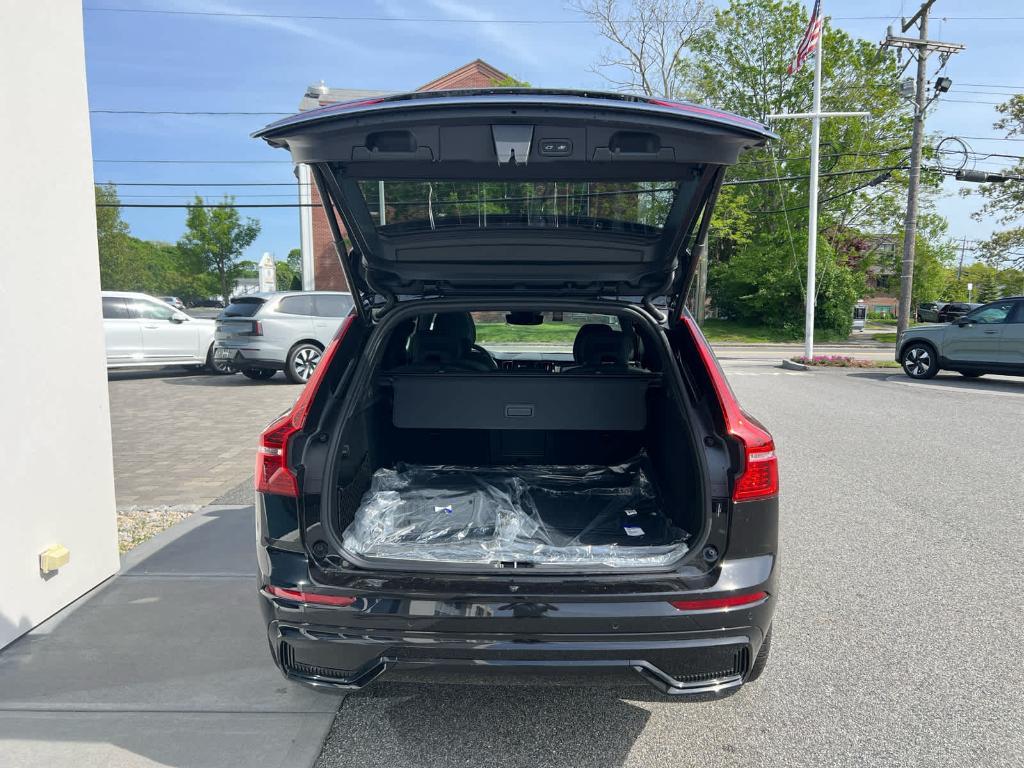 new 2025 Volvo XC60 car, priced at $61,555