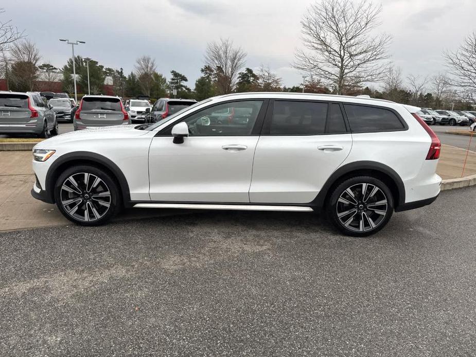 used 2023 Volvo V60 Cross Country car, priced at $40,700