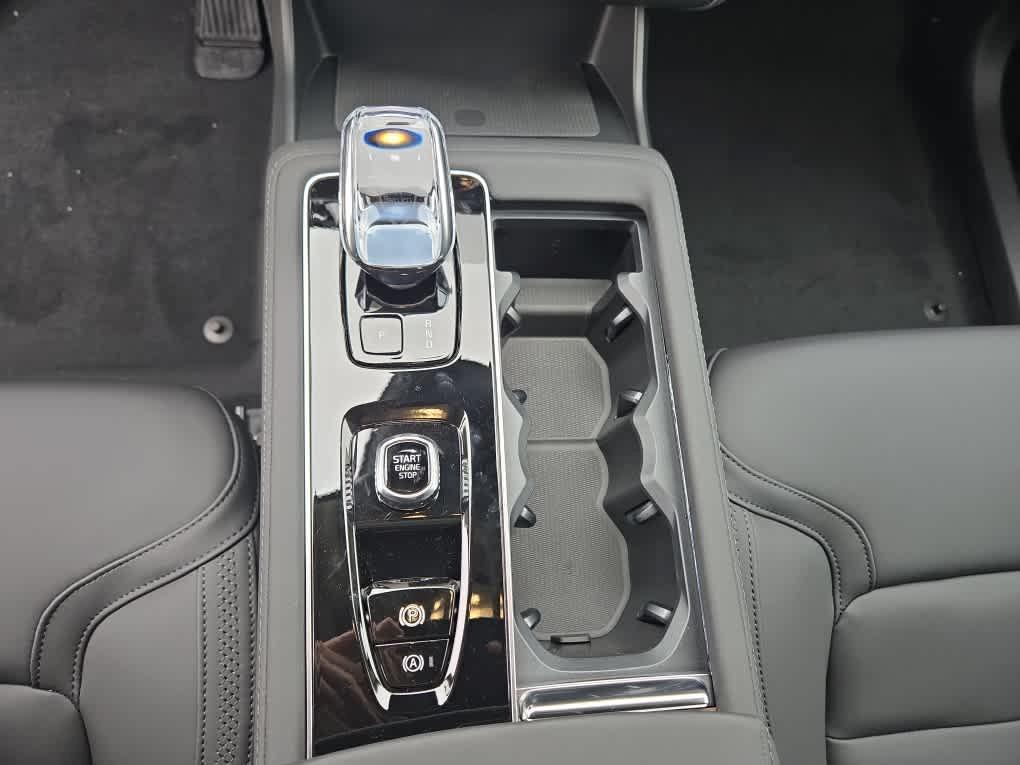 new 2025 Volvo XC90 Plug-In Hybrid car, priced at $80,045