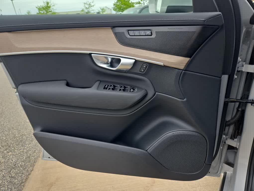 new 2025 Volvo XC90 Plug-In Hybrid car, priced at $80,045