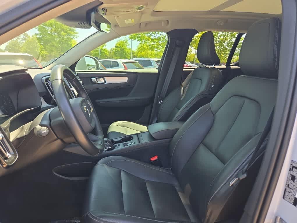 used 2020 Volvo XC40 car, priced at $27,900