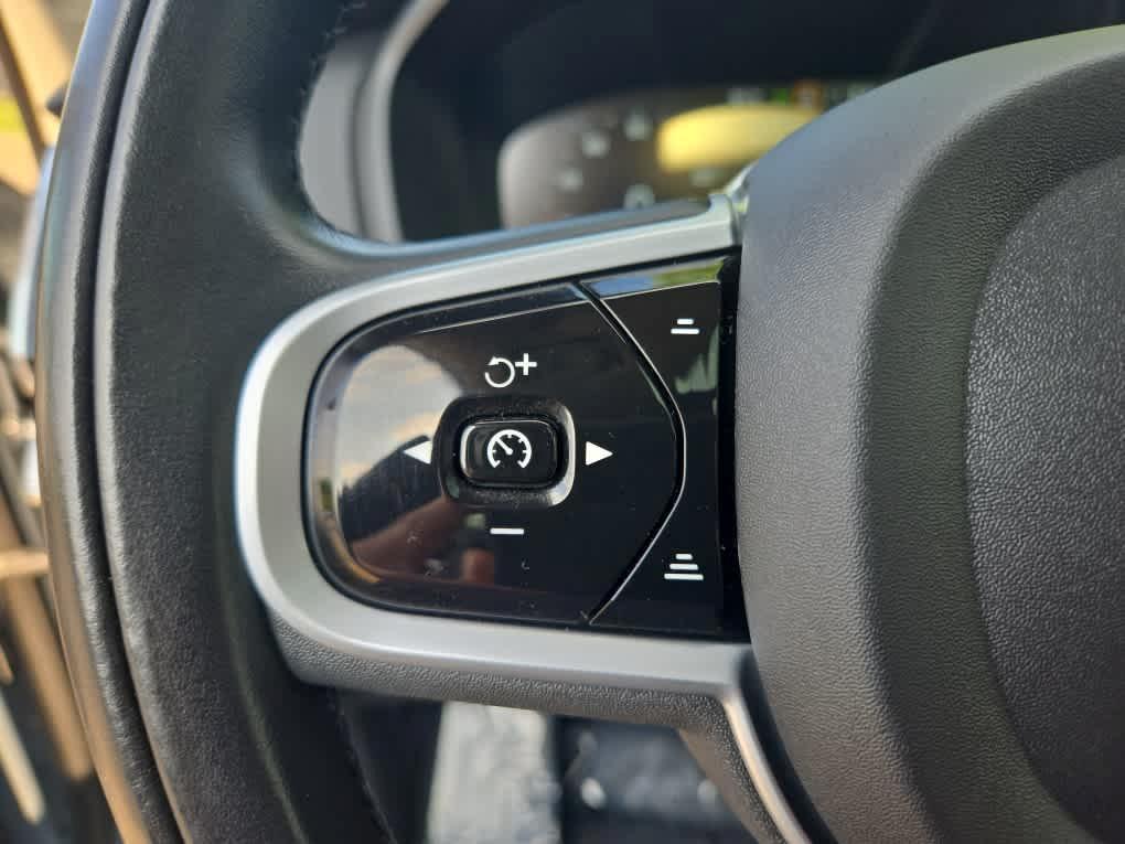 used 2022 Volvo XC90 car, priced at $41,500