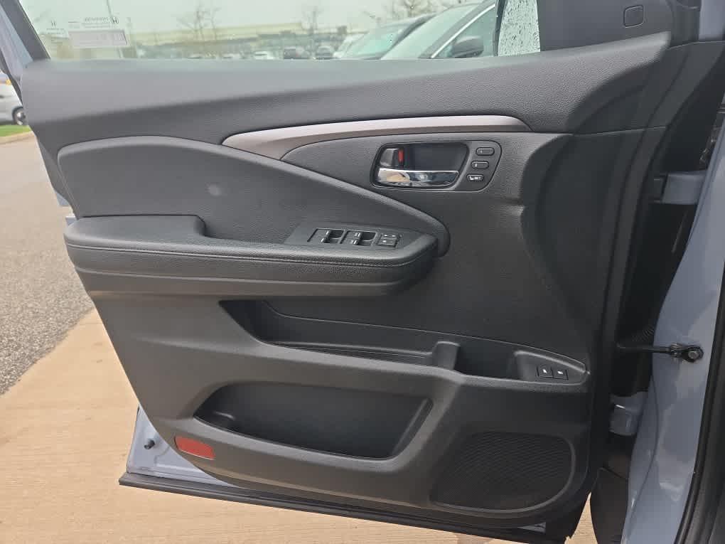 used 2022 Honda Pilot car, priced at $32,900