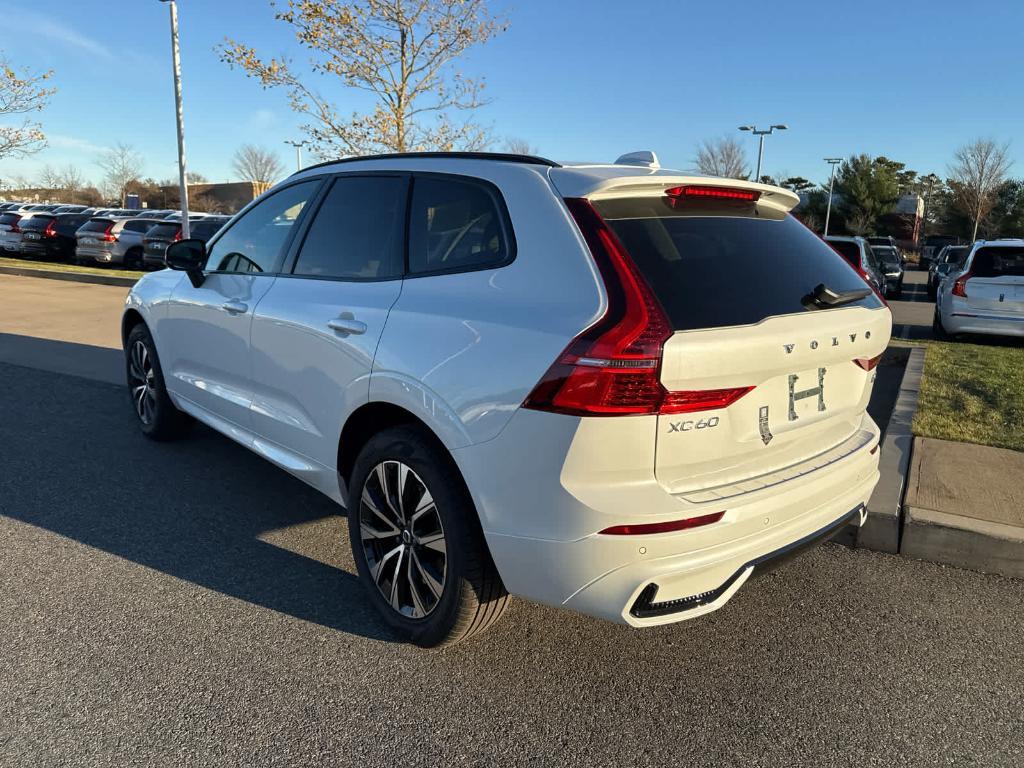 new 2025 Volvo XC60 car, priced at $51,075