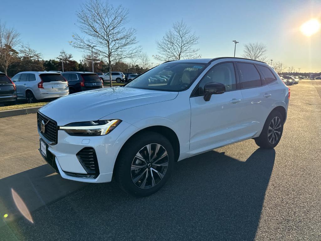 new 2025 Volvo XC60 car, priced at $51,075