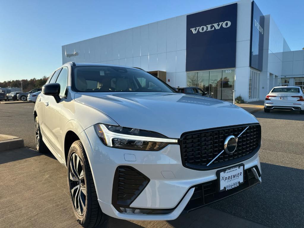 new 2025 Volvo XC60 car, priced at $51,075