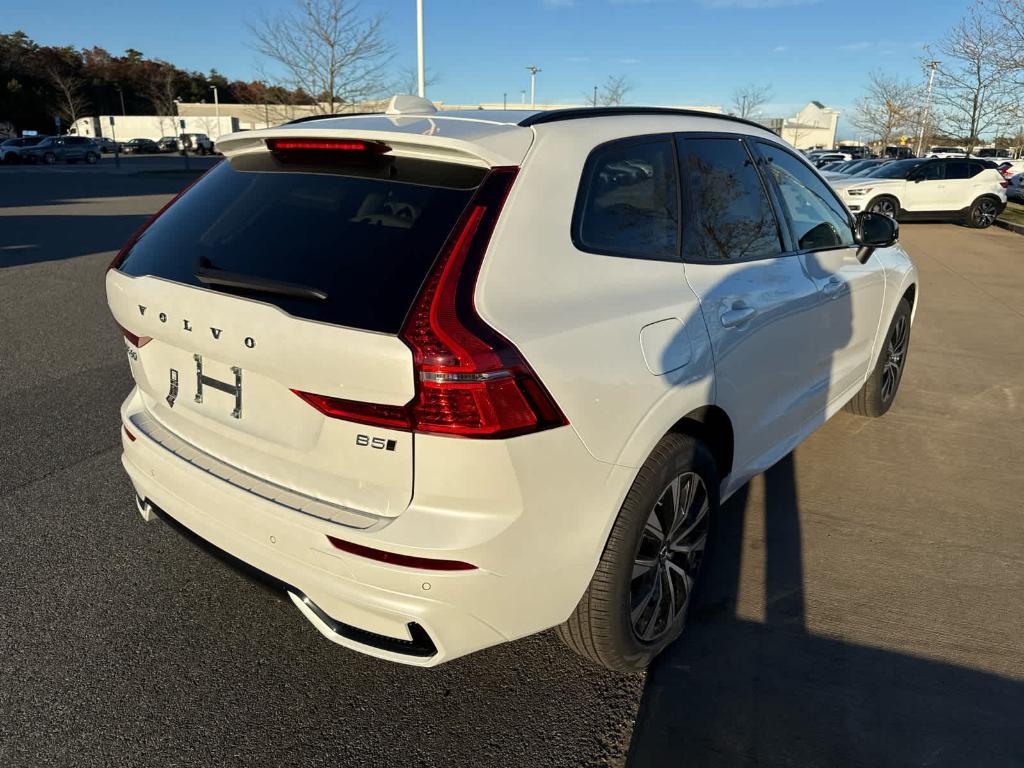 new 2025 Volvo XC60 car, priced at $51,075