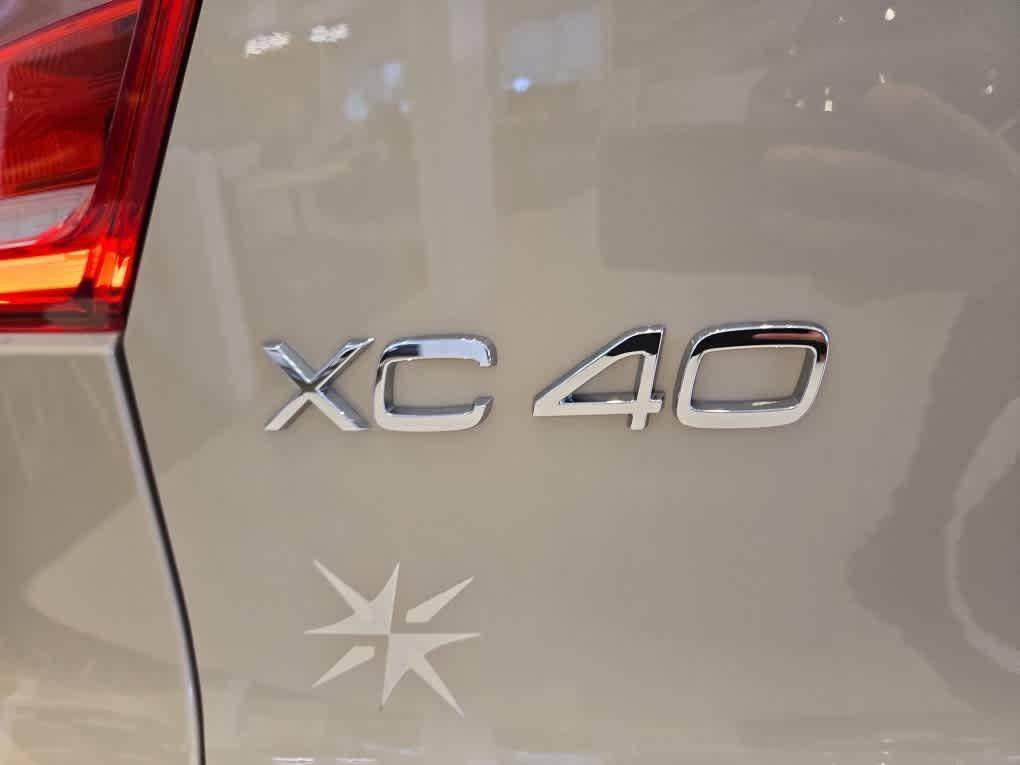new 2025 Volvo XC40 car, priced at $51,060