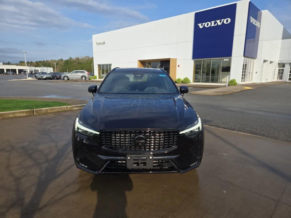 new 2025 Volvo XC60 car, priced at $67,695