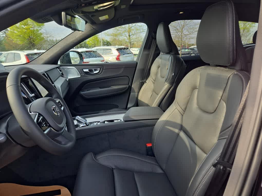 new 2025 Volvo XC60 car, priced at $67,695