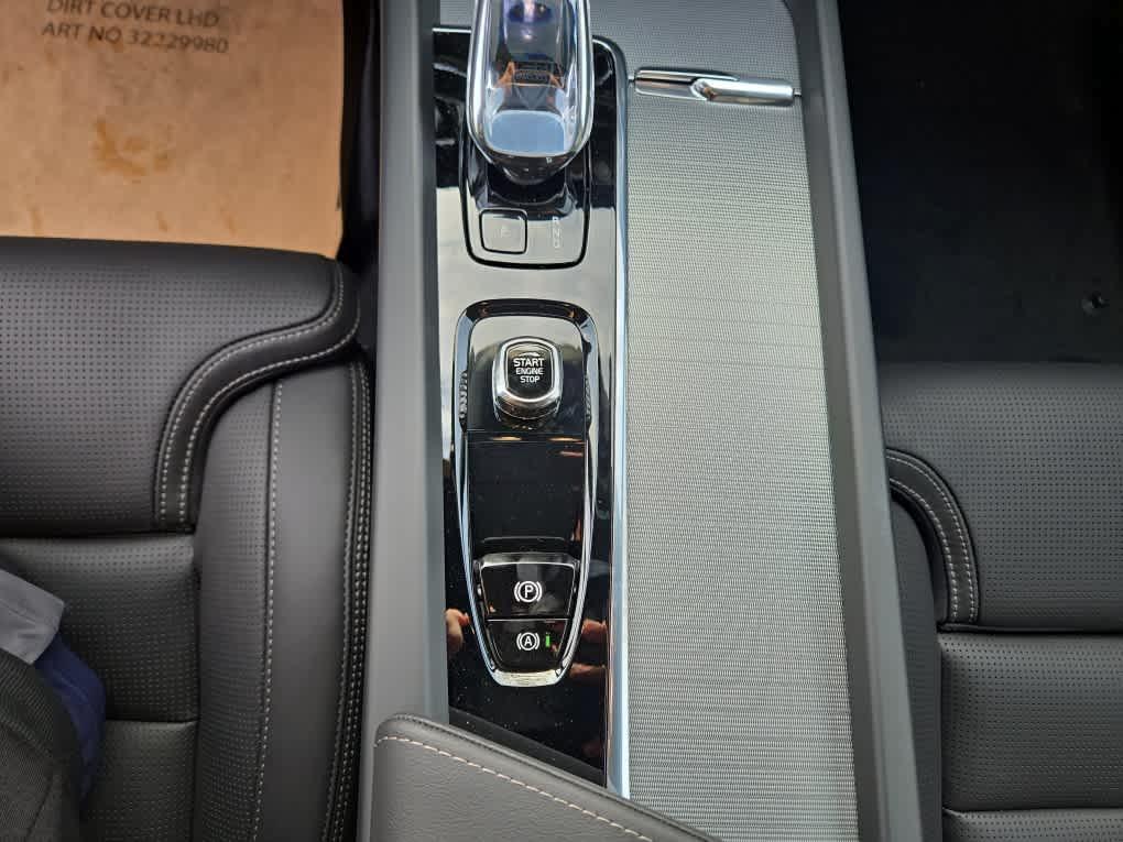 new 2025 Volvo XC60 car, priced at $67,695