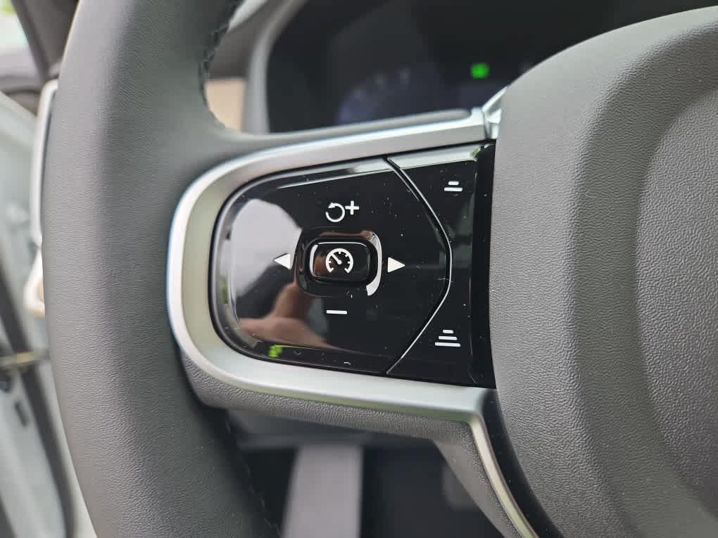 new 2025 Volvo XC90 car, priced at $69,155