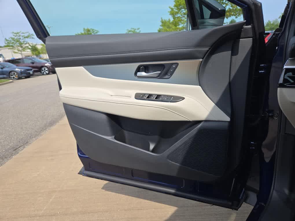 used 2025 Nissan Murano car, priced at $43,900