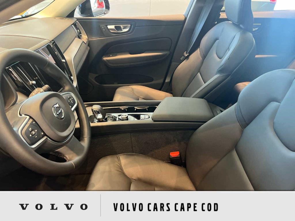 new 2025 Volvo XC60 car