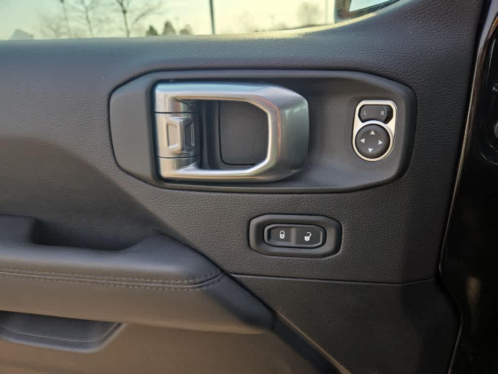 used 2021 Jeep Wrangler Unlimited car, priced at $33,900