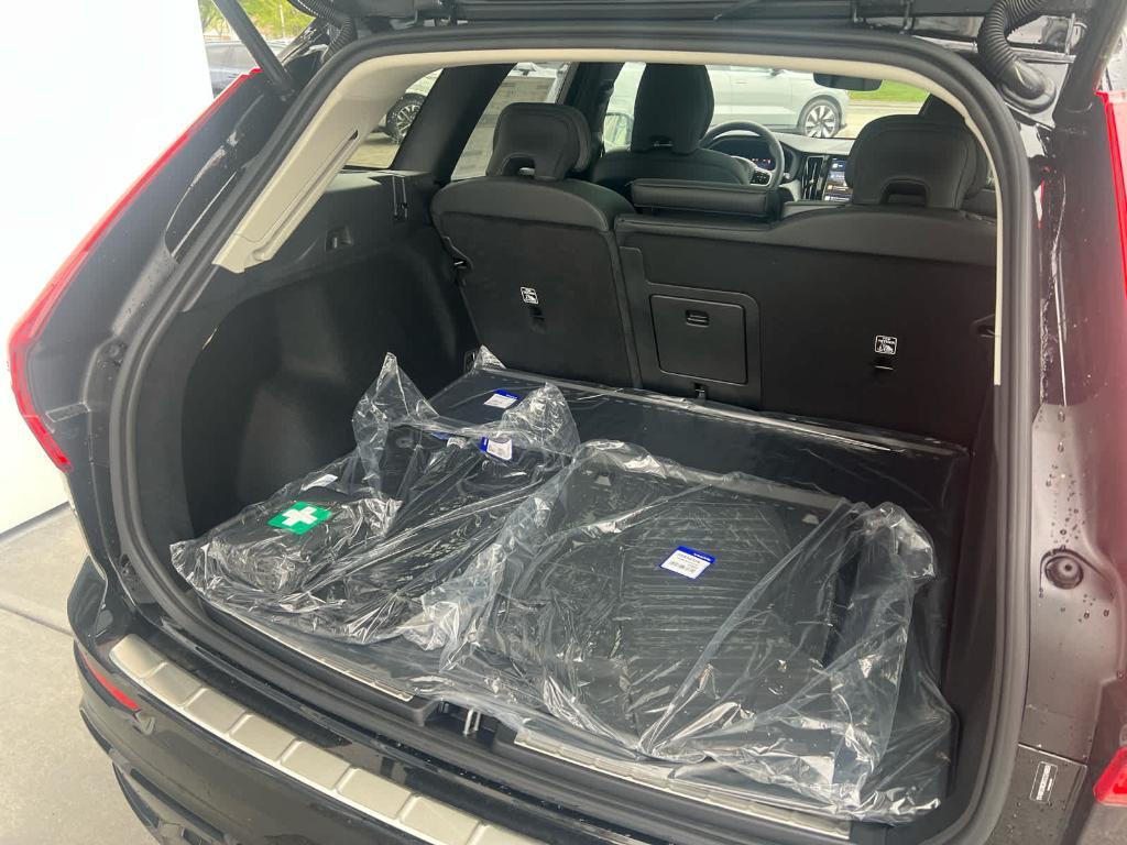 new 2025 Volvo XC60 car, priced at $55,360