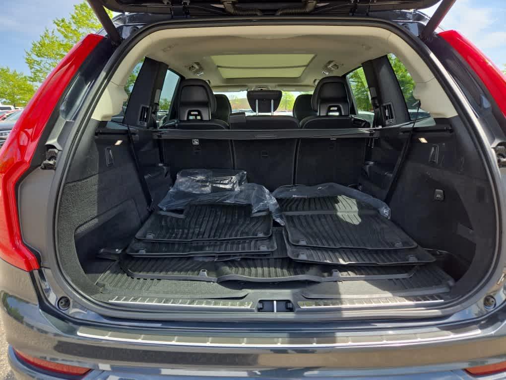 used 2022 Volvo XC90 car, priced at $40,900
