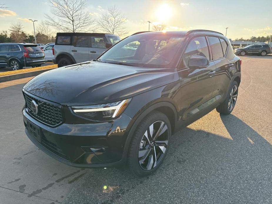 new 2025 Volvo XC40 car, priced at $52,215