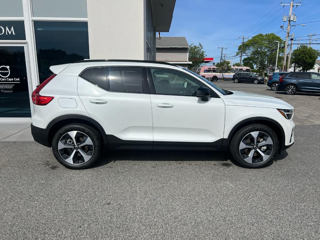 new 2025 Volvo XC40 car, priced at $48,335