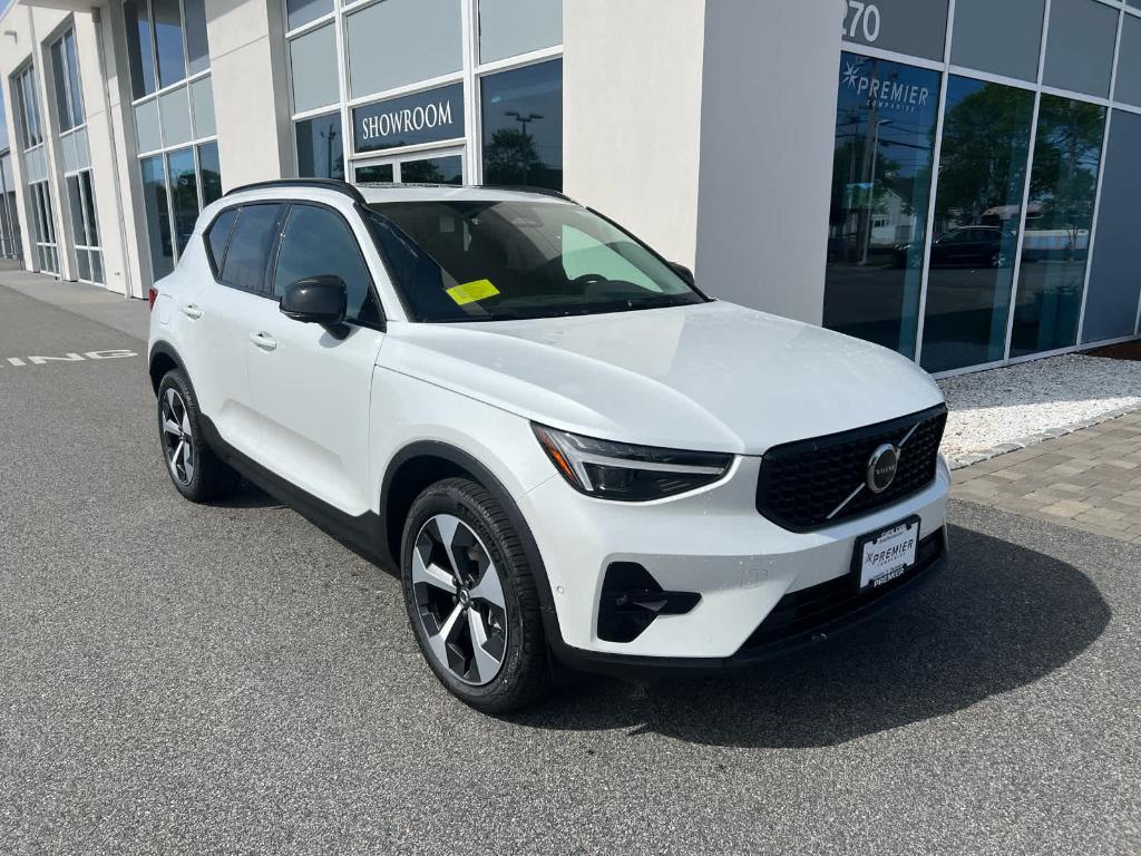 new 2025 Volvo XC40 car, priced at $48,335