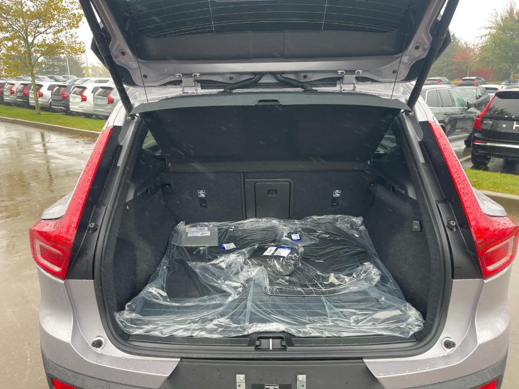 new 2026 Volvo XC40 car, priced at $50,150
