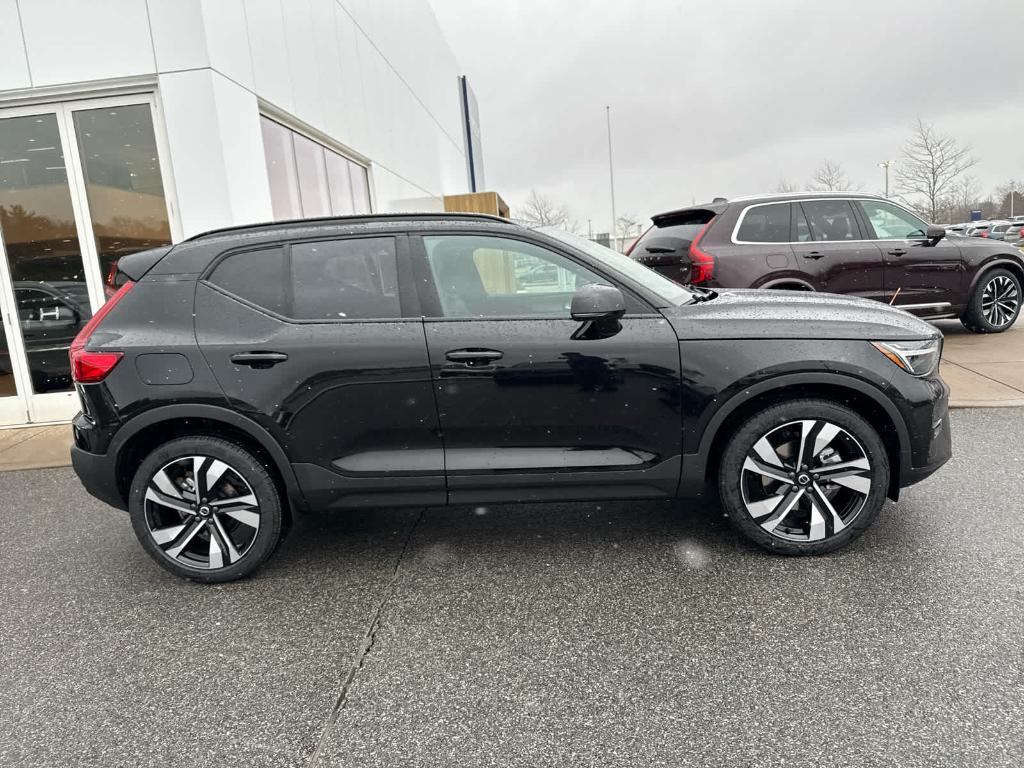 new 2025 Volvo XC40 car, priced at $49,790