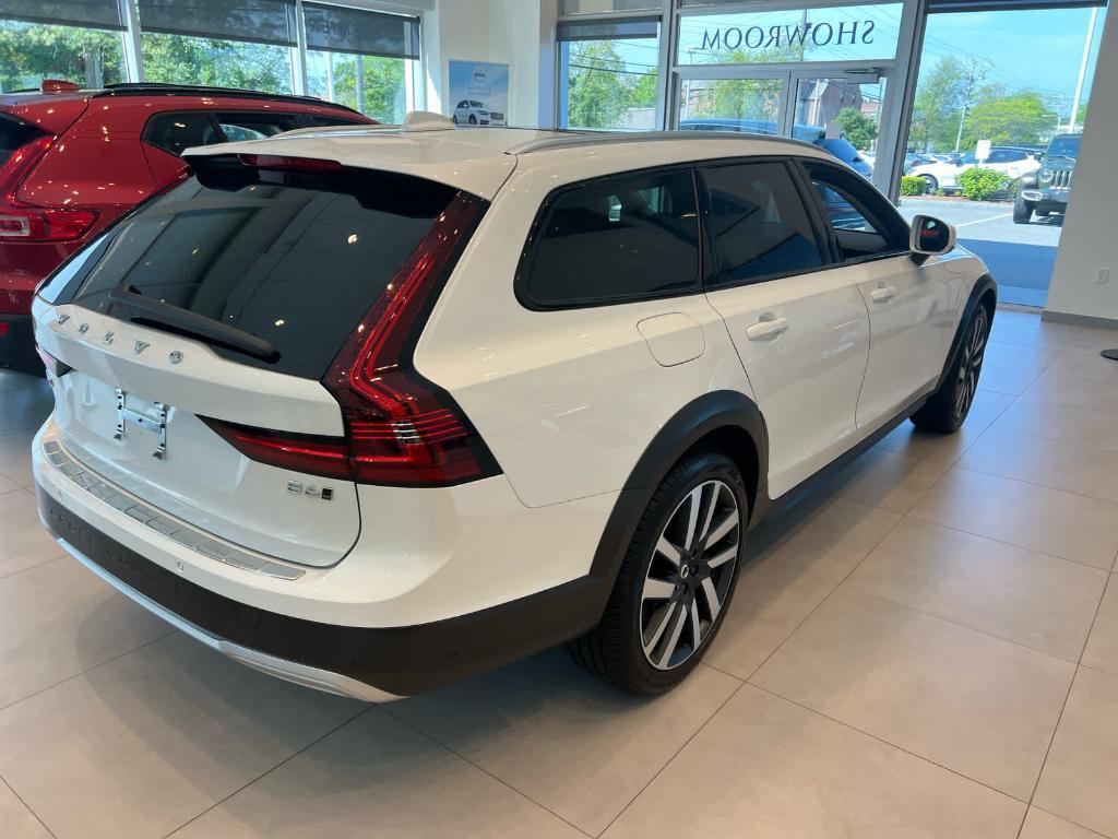 new 2025 Volvo V90 Cross Country car, priced at $68,950